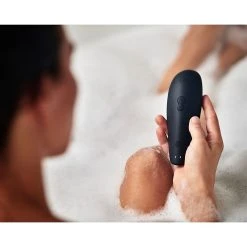 Womanizer Classic 2 - Stimulateur Clitoridien -dildo shop womanizer classic 2 stimulateur clitoridien sextoy waterproof noir